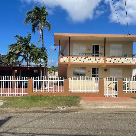 Bright 2Br In Aguadilla 7 Mins To Beaches 2Nd Floor Retreat Camaceyes Buitenkant foto